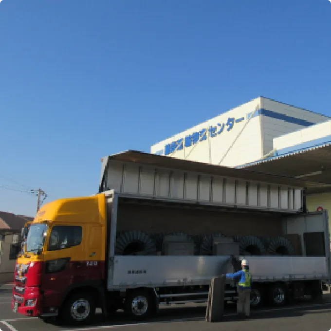 13t大型トラックドライバー(半定期便・中距離)|岡山物流センター